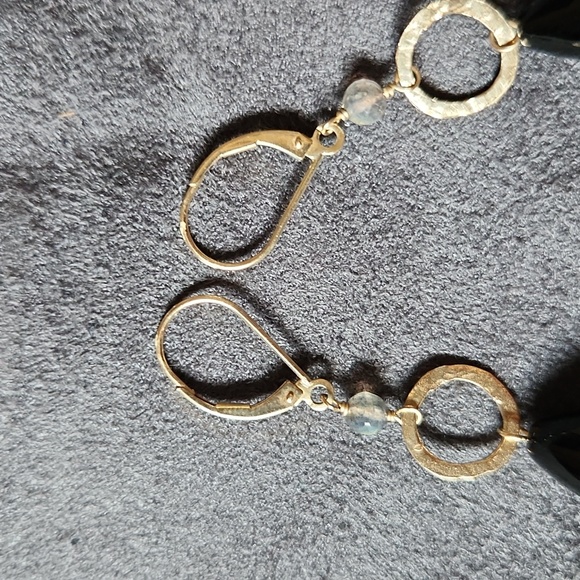 Yellow gold chain and earring set. Black and white stones. 14k gold. Gorgeous. - Picture 7 of 8